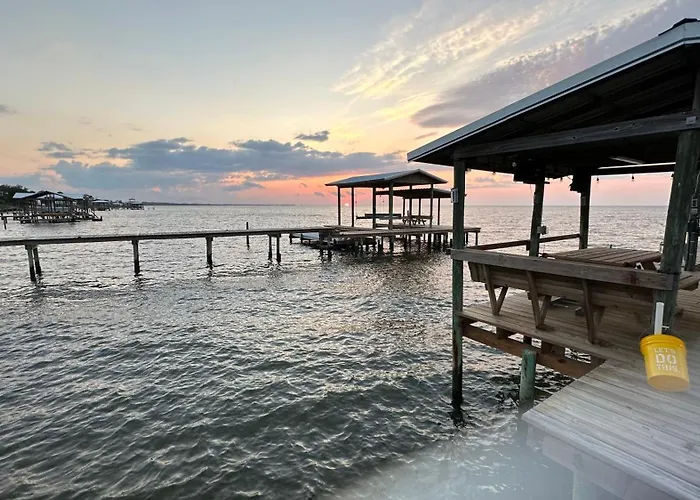 I Lucy Bay Front Apartment